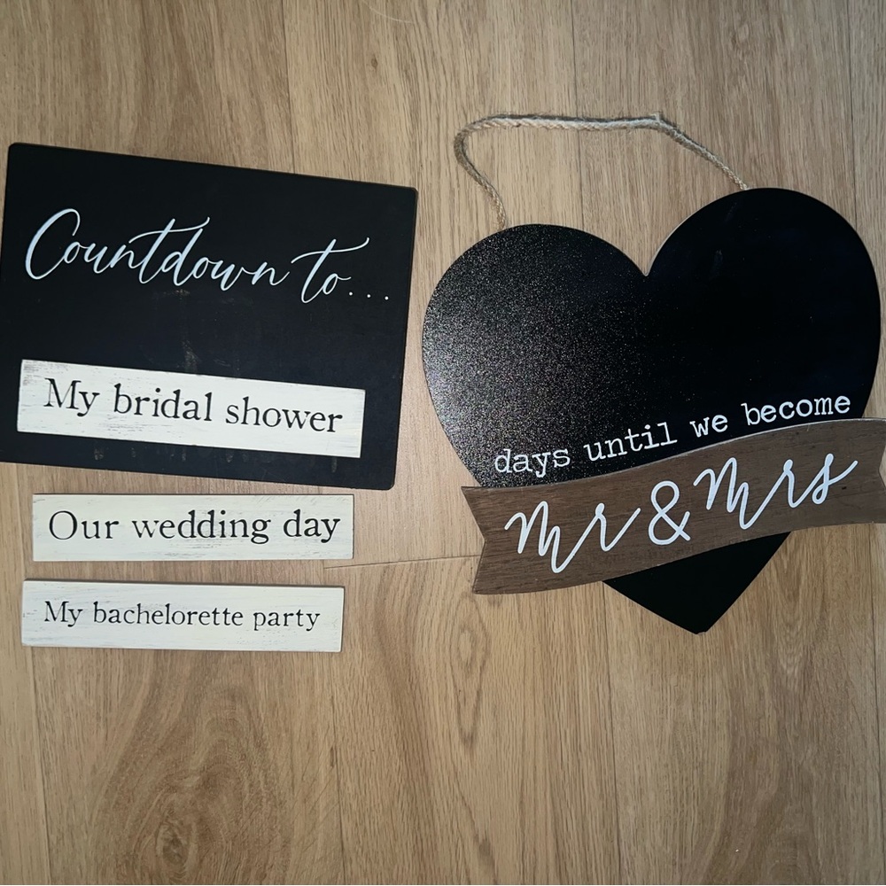 Black and White Countdown Wedding Sign